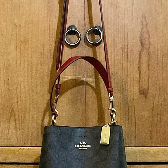 NEWER COACH Red/Brown Signature Coated Canvas and Leather Small Town Bucket Bag! - Picture 3 of 13